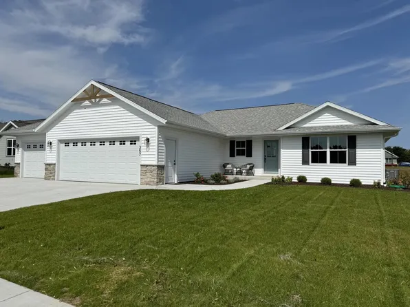 357 Victory LANE, Elkhart Lake, WI 53020