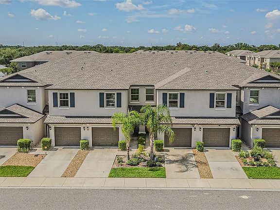 3rd image of 817 ROYAL EMPRESS DRIVE