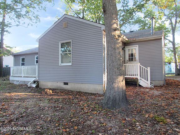 3rd image of 757 Windsor Street