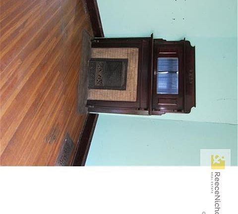 5th image of 2835 Campbell St