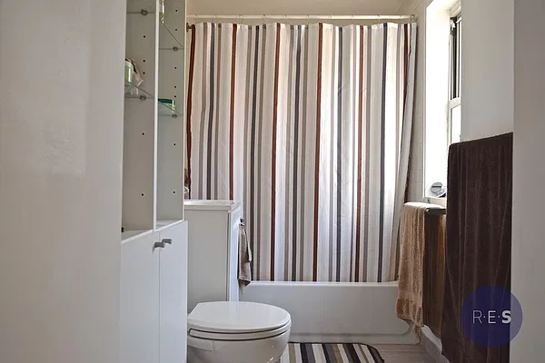 Rented by RES New York | media 33