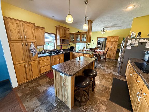 4th image of 1630 Camp Hohn Dr
