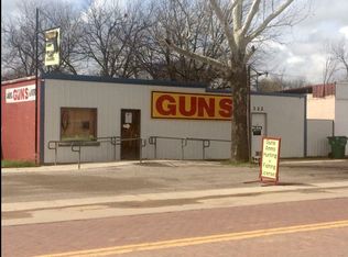 322 S Main St, Waurika, OK 73573