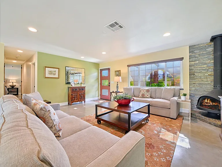 72248 Desert Dr — Photo 14
