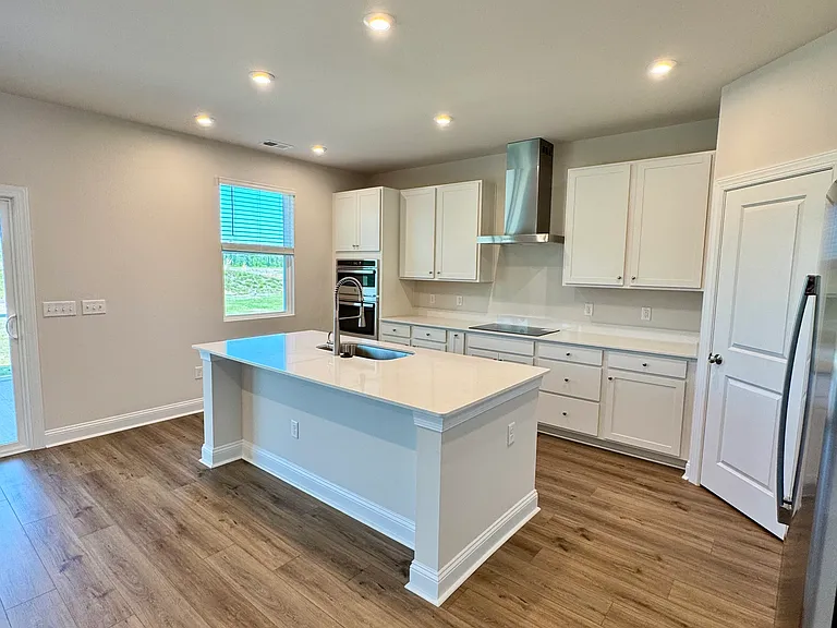 7453 Linda Vista Ln — Photo 12