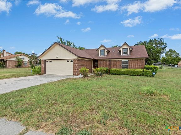 3rd image of 2202 Hidden Hill Dr