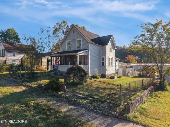 425 Byrd Ave, Harriman, TN 37748
