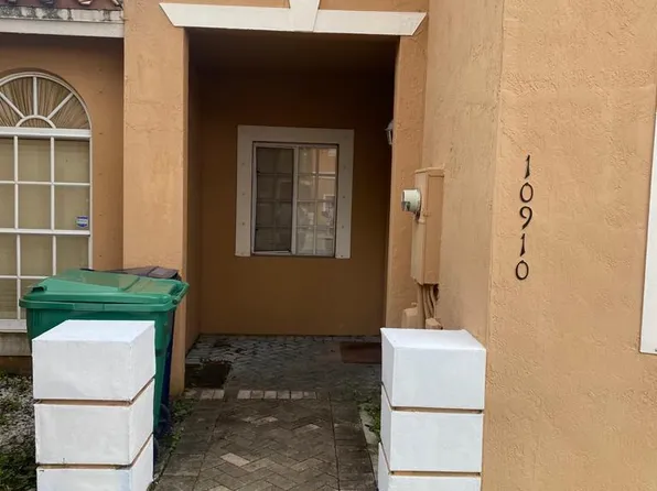 10910 SW 181st Ter, Miami, FL 33157