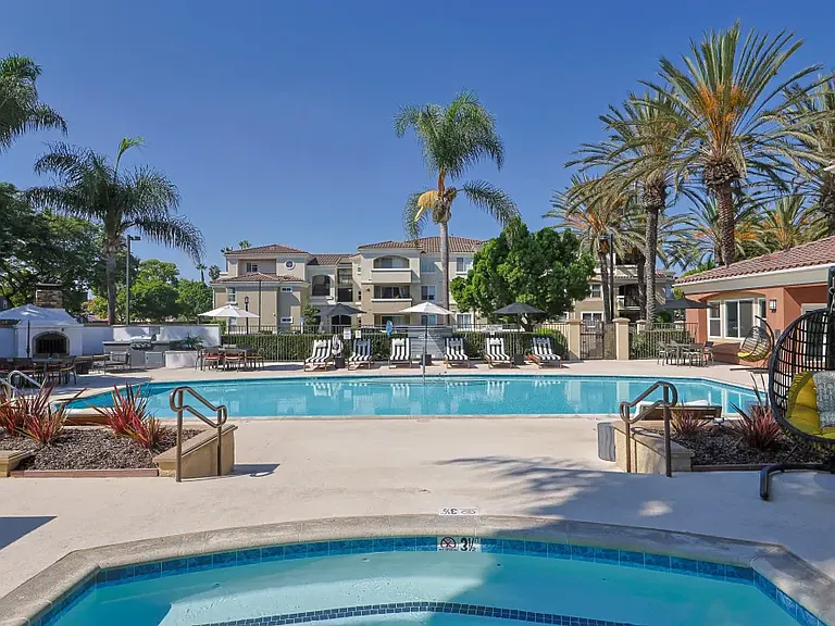 Allure at Camarillo — Photo 17