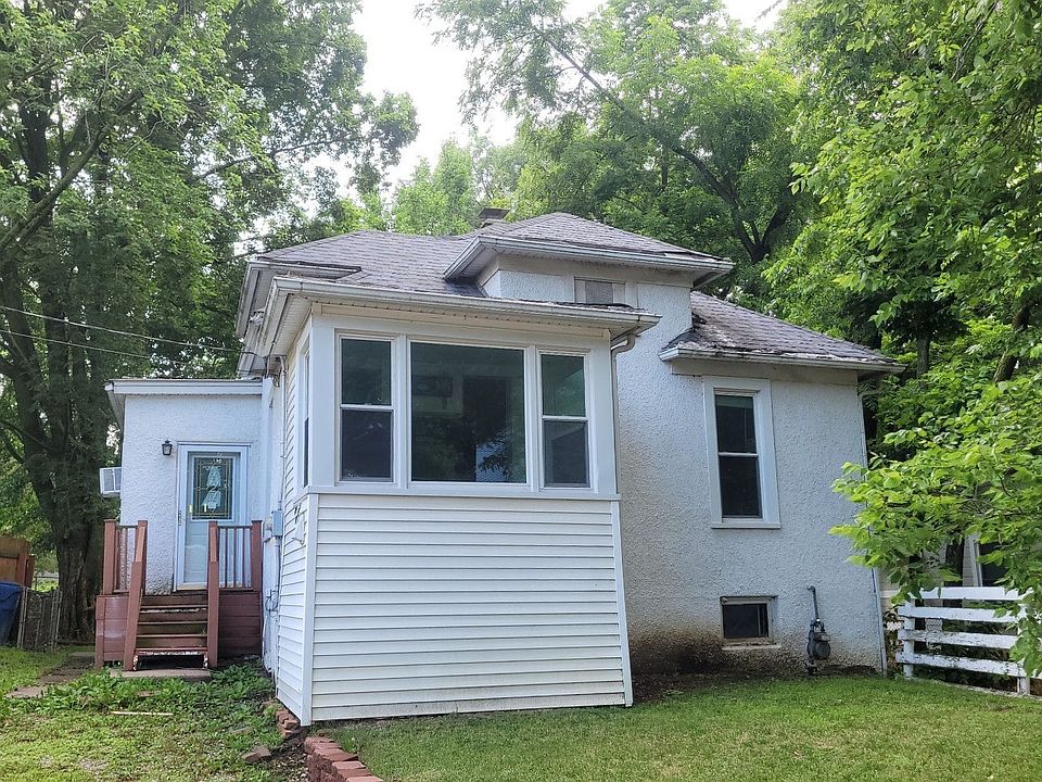 1st image of 818 Siegfriedt Ave
