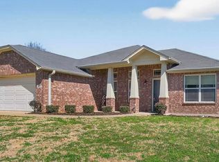 106 Alley Kate Dr, Chandler, TX