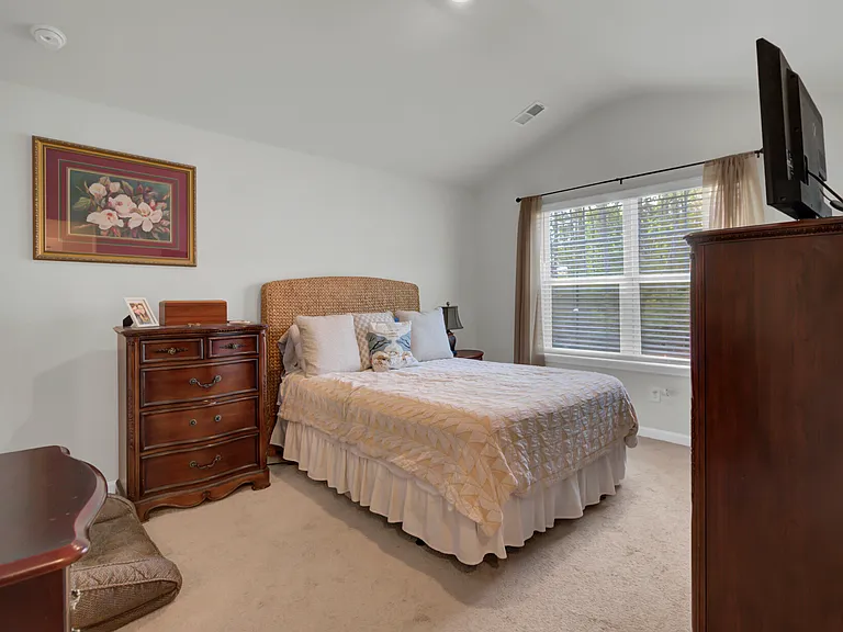 102 Rosefield Ct — Photo 7