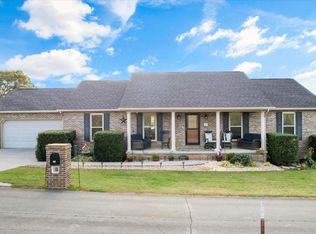 923 Bridger Ln, Maryville, TN 37801