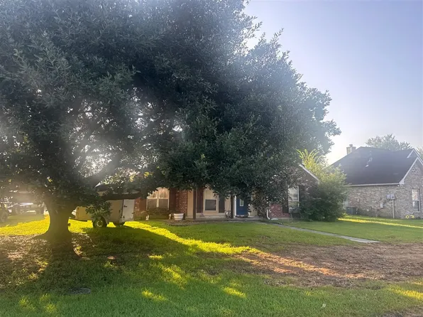 30486 Michelle Dr, Walker, LA 70785