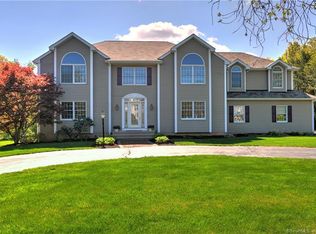 45 Jennifer Dr, North Haven, CT 06473