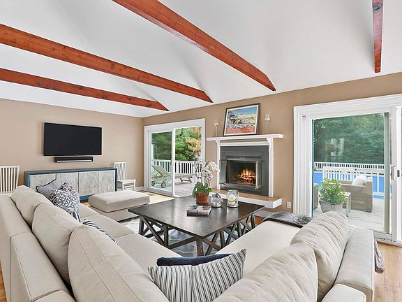 5th image of 4 Oyster Pond Ln