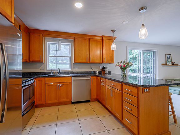 5th image of 121 Birkdale Road