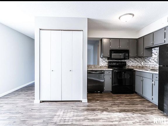 2nd image of 2622 W Willowlake Dr