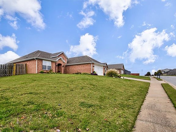 4th image of 411 Sienna Dr