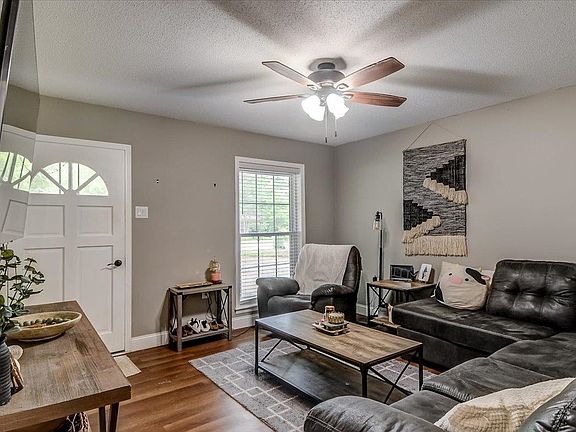 4th image of 7136 Juana Dr