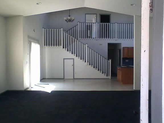 3rd image of 751 Dale St