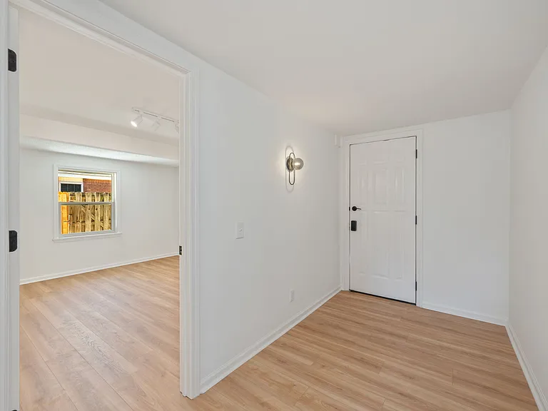 1002 High Grove Ct #B — Photo 13