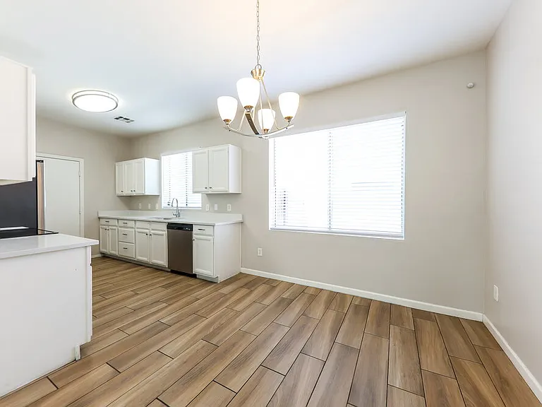 12026 W Yuma St — Photo 7