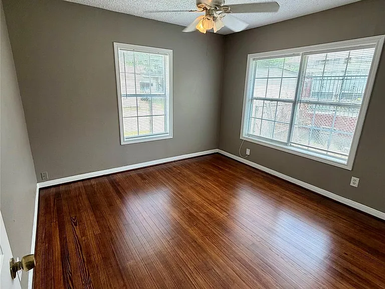 111 Inlane St — Photo 32