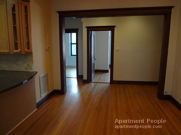 3rd image of 2120 W Warner Ave #2W
