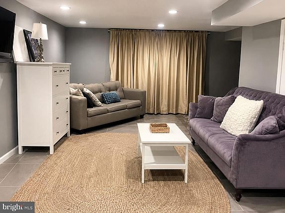 5th image of 8018 Chelwynde Ave