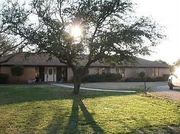 3rd image of 109 Country Pl S