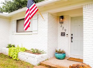 229 N Jarvis Ln, Azle, TX 76020