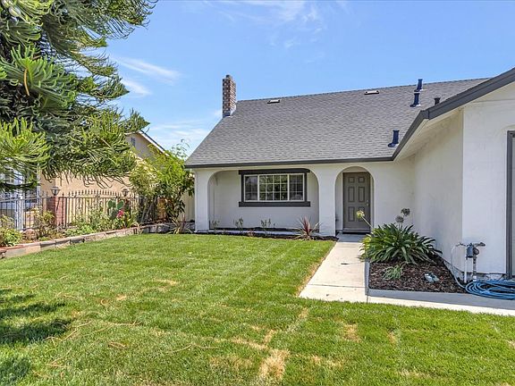 3rd image of 1542 Meadow Glen Ct