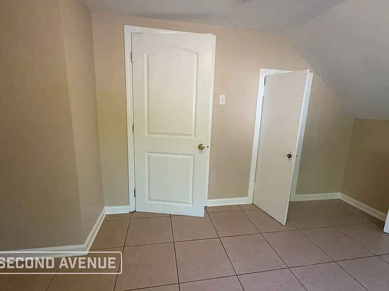 3132 Lamphier Ave — Photo 8