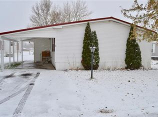 476 Chestnut Dr, Lockport, NY 14094