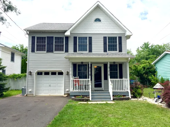 9 John St, Helmetta, NJ 08828