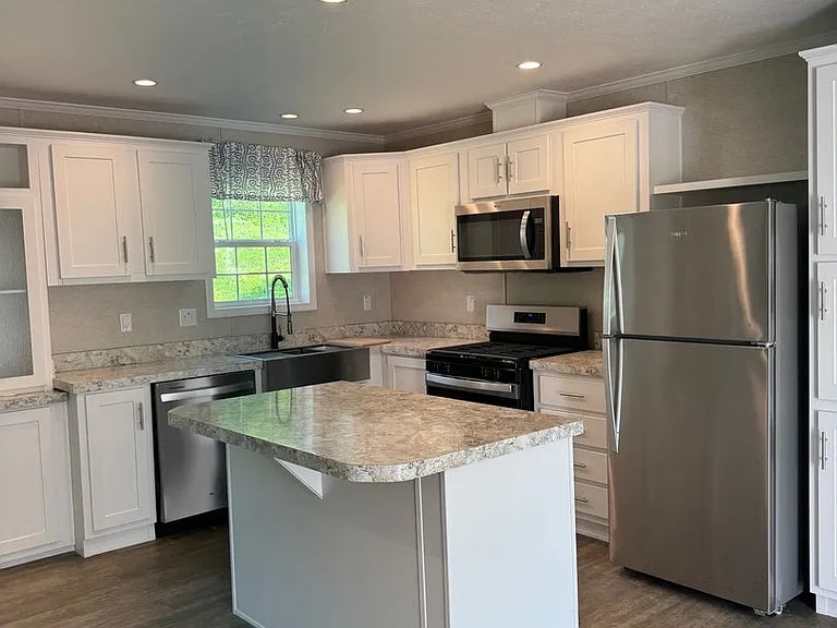 465-7 Royal Manor Rd — Photo 3
