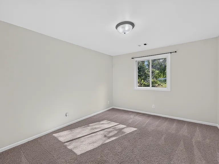 316 Park Ave — Photo 15