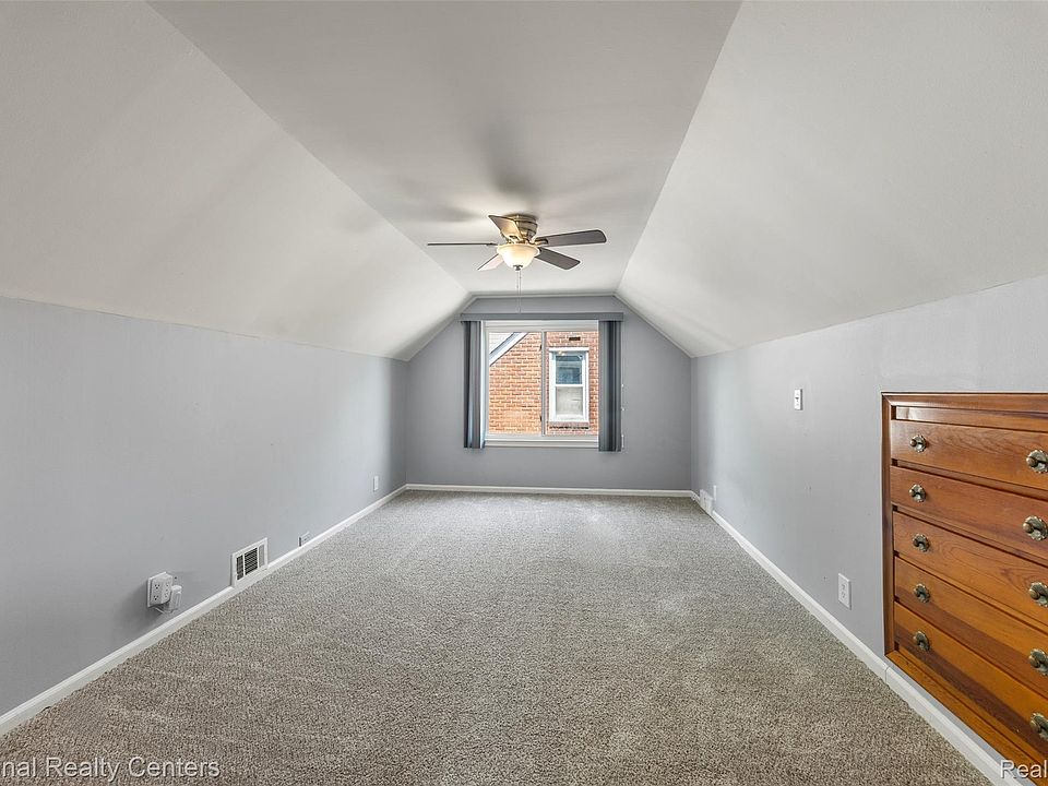 650 Arlington St, photo 5