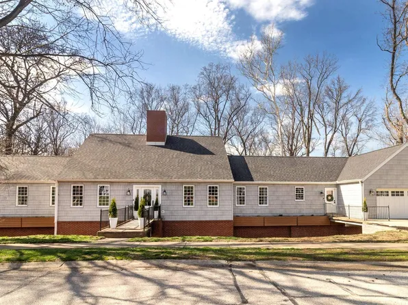 6211 Pfafflin Lake Blvd, Newburgh, IN 47630