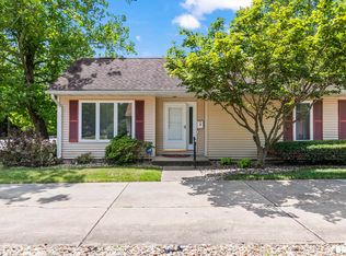 3217 Clarendon Dr APT A, Springfield, IL 62704