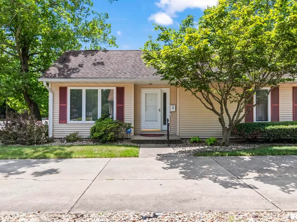3217 Clarendon Dr APT A, Springfield, IL 62704