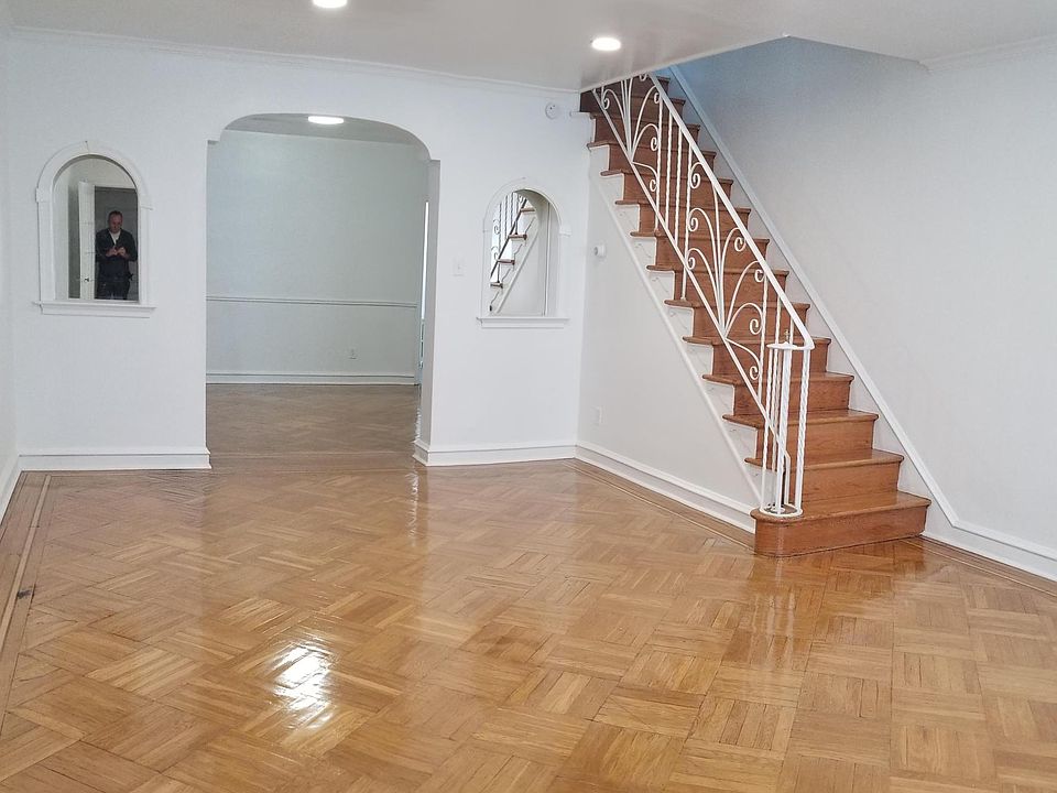 1st image of 5300 Roosevelt Blvd