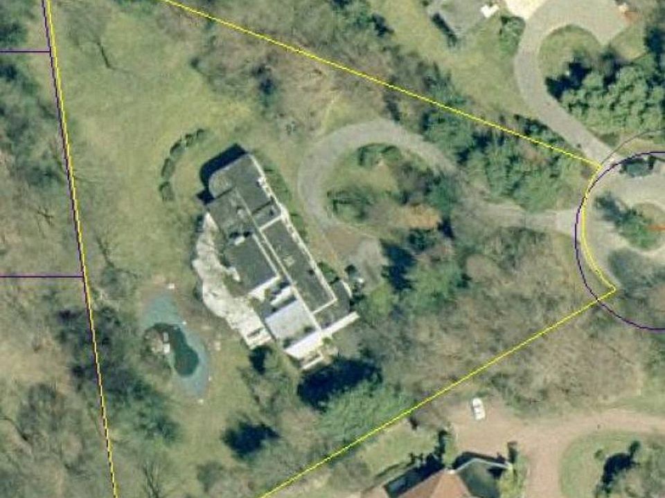 1st image of 12 Coachmans Ct