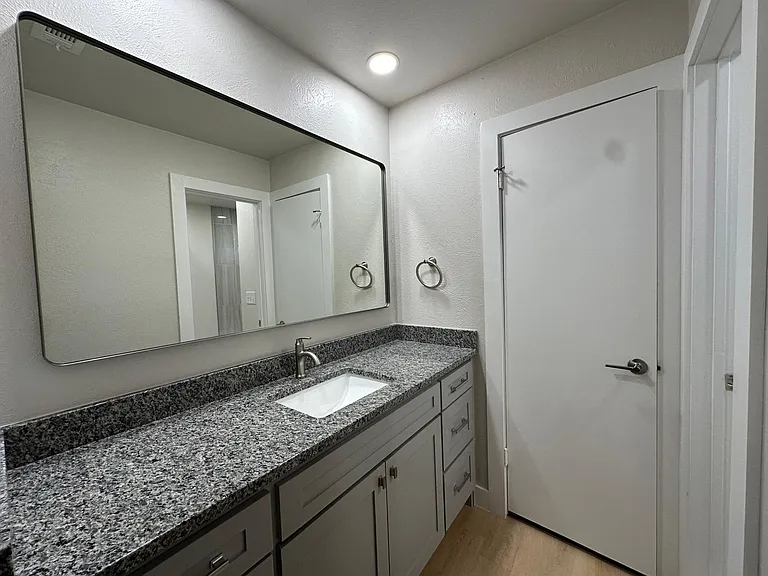 2922 Berkshire Dr — Photo 16