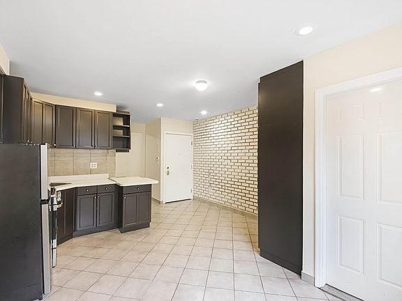 5th image of 1155 Welling Ct #1