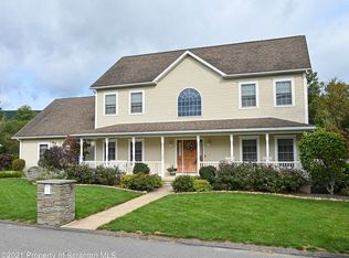 206 Amity Ave, Old Forge, PA 18518