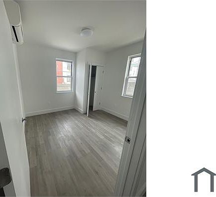 3rd image of 3821 Maple Ave #1R
