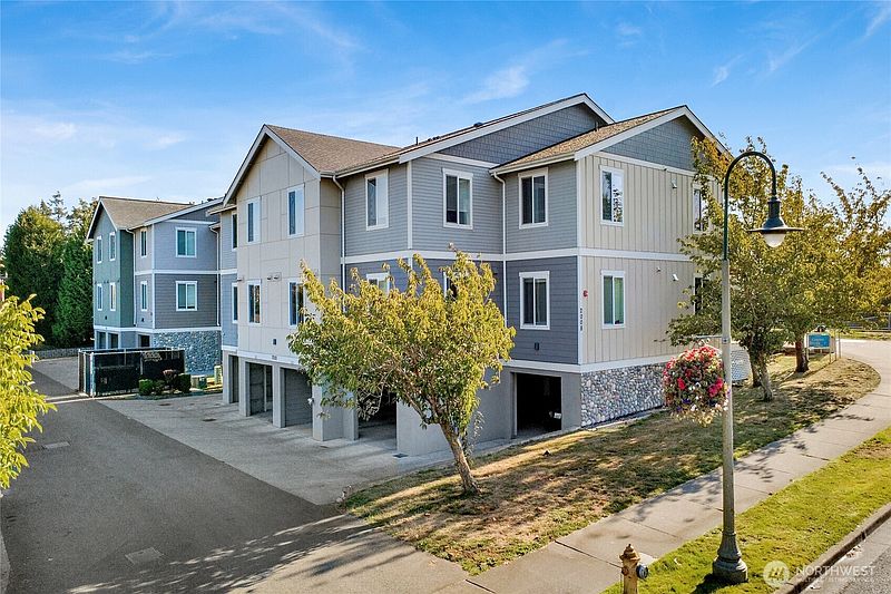3rd image of 2002 2008 Cherry Street