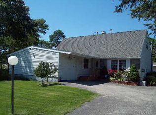 1 Tempest Rd, Selden, NY 11784